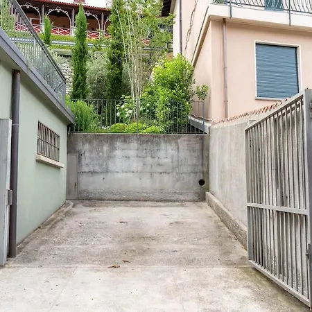 Bellini - Private Terrace & Garage アパート